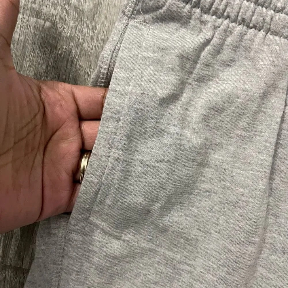 Champion boy’s gray
